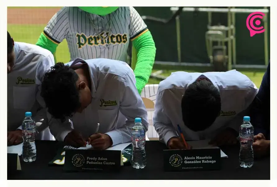 Yankees firma a peloteros de la Academia de Pericos de Puebla