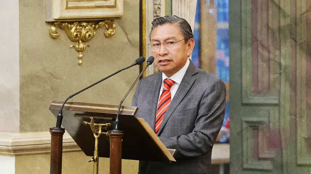José Luis Figueroa minimiza abucheos contra Fernández Noroña durante asamblea