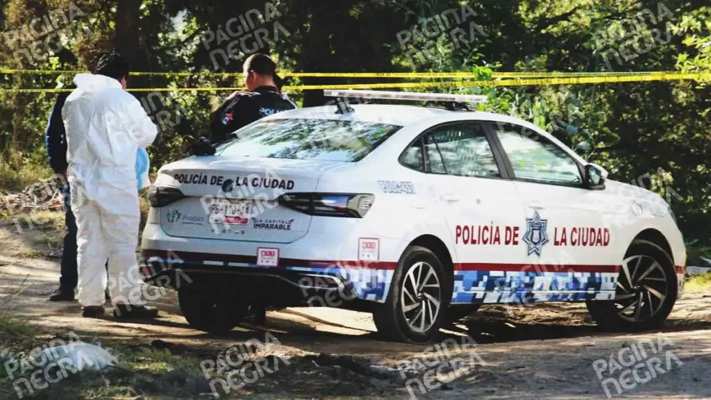 Corredor encontró a hombre asesinado detrás del Parque del Ajolote en Xonacatepec, Puebla