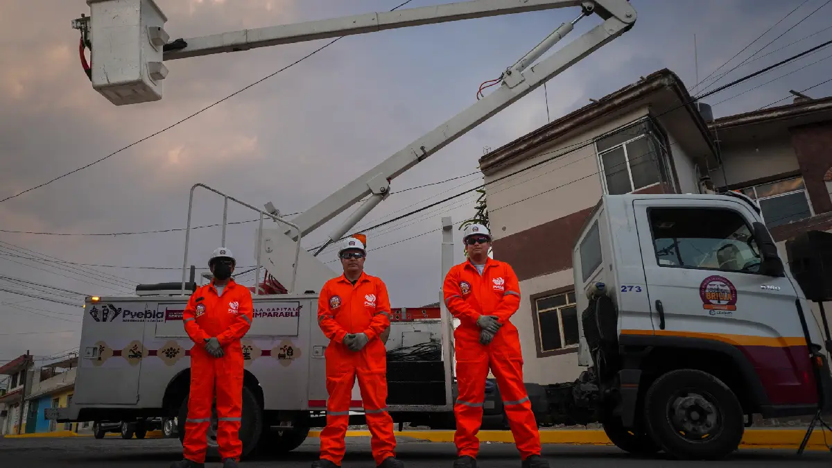 Nueva iluminación LED llega a la colonia Miguel Hidalgo, gracias Puebla Brilla