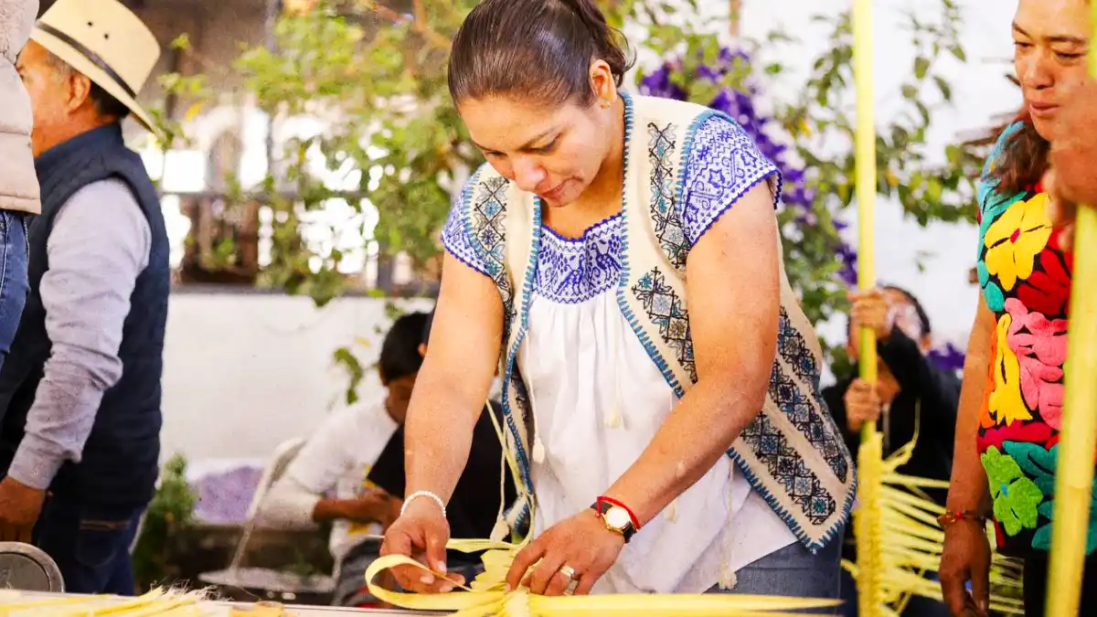 Tejido de palma, una tradición viva en Santa María Tonantzintla