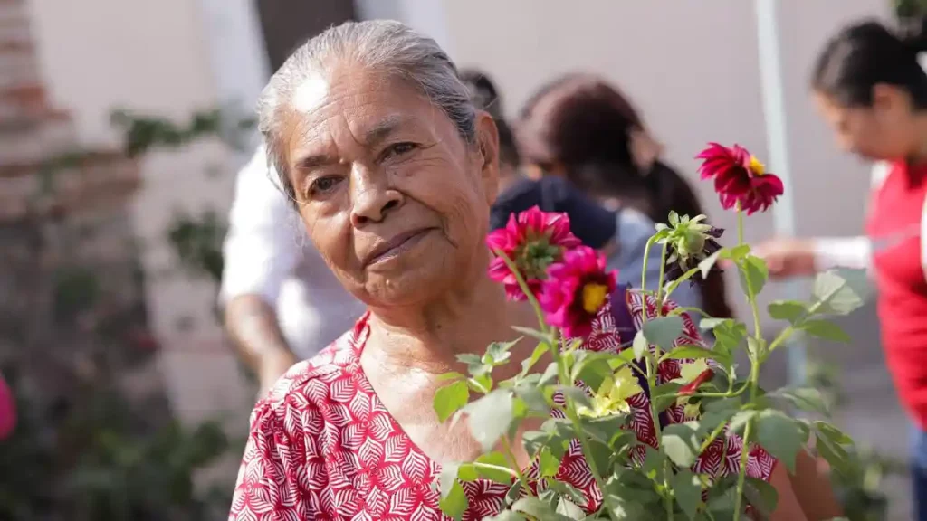 Conmemora Lupita Cuautle el Día de la Madre Tierra con jornada de adopción de árboles