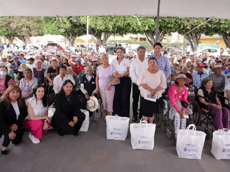 Fortalece Lupita Cuautle la alimentación de las familias sanandreseñas