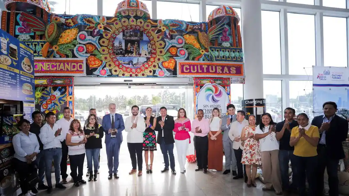 San Andrés Cholula lleva su cultura al Aeropuerto Internacional de Puebla