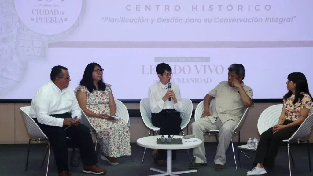 Analiza Gobierno de la Ciudad, mediante conversatorio, retos y oportunidades del Centro Histórico de Puebla