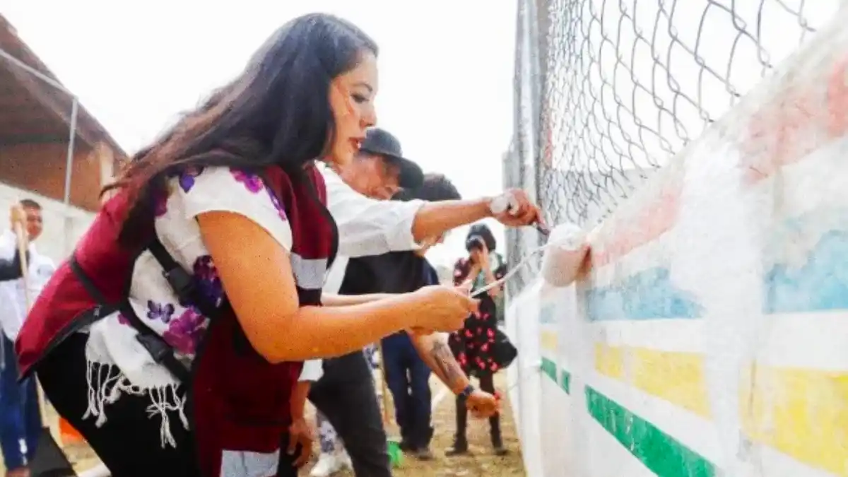Tonantzin Fernández, en coordinación con el Gobierno del Estado, fortalece la participación ciudadana con faenas comunitarias en juntas auxiliares de Cholula