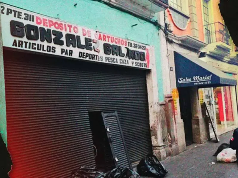 Dan cortinazo a tienda de deportes "González Galindo" en el Centro Histórico de Puebla