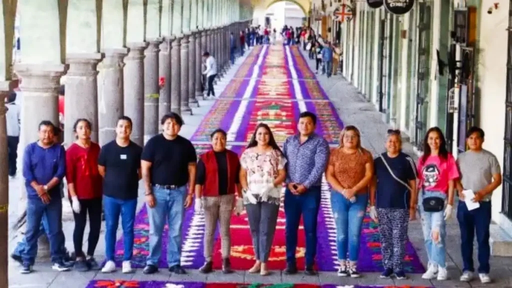 Encabeza Tonantzin Fernández la colocación de la alfombra monumental de Semana Santa