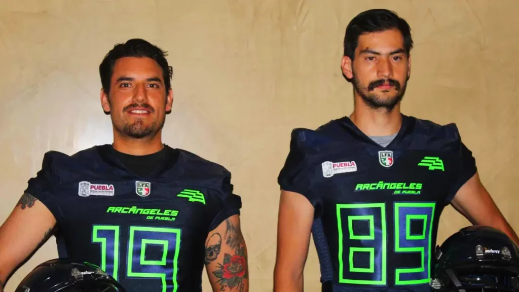 Jugadores de Arcángeles de Puebla listos para enfrentarse a Gallos Negros de Querétaro 
