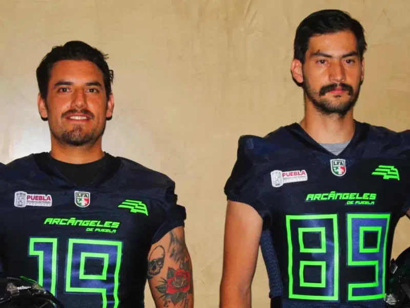 Jugadores de Arcángeles de Puebla listos para enfrentarse a Gallos Negros de Querétaro 