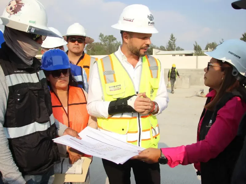 Supervisan David Aysa y Dulce Rivera construcción del Mercado San Ramón