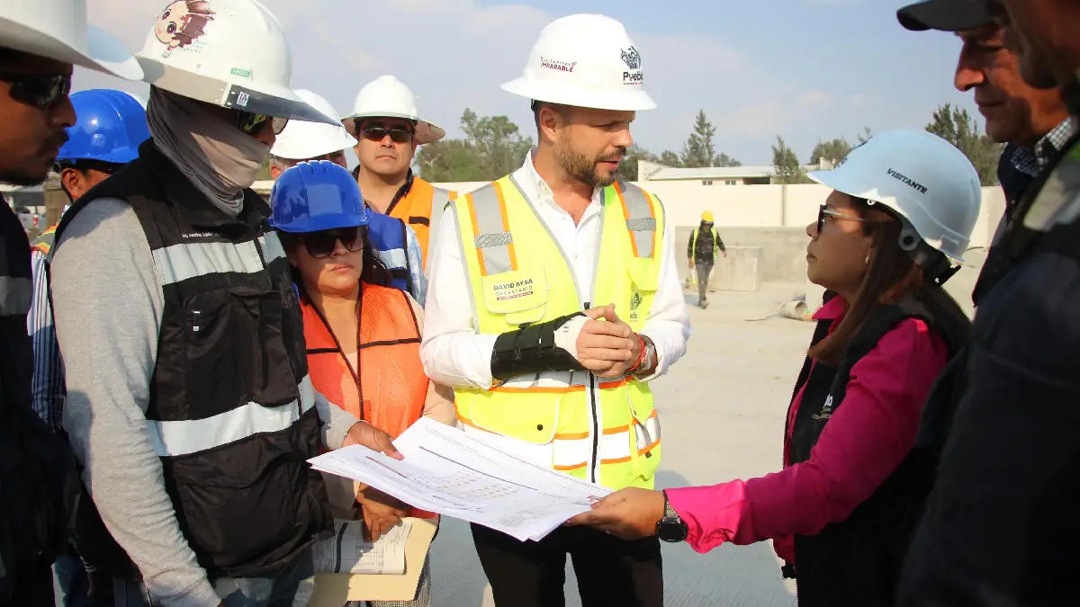 Supervisan David Aysa y Dulce Rivera construcción del Mercado San Ramón