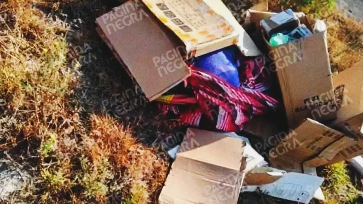 Abandonan cuerpo encobijado y cubierto con cartones en San Jerónimo Caleras, Puebla