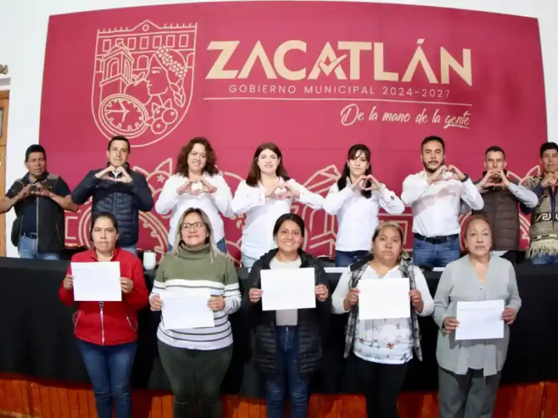 Ayuntamiento de Zacatlán y Gobierno del Estado entregan primeros cheques para obra comunitaria