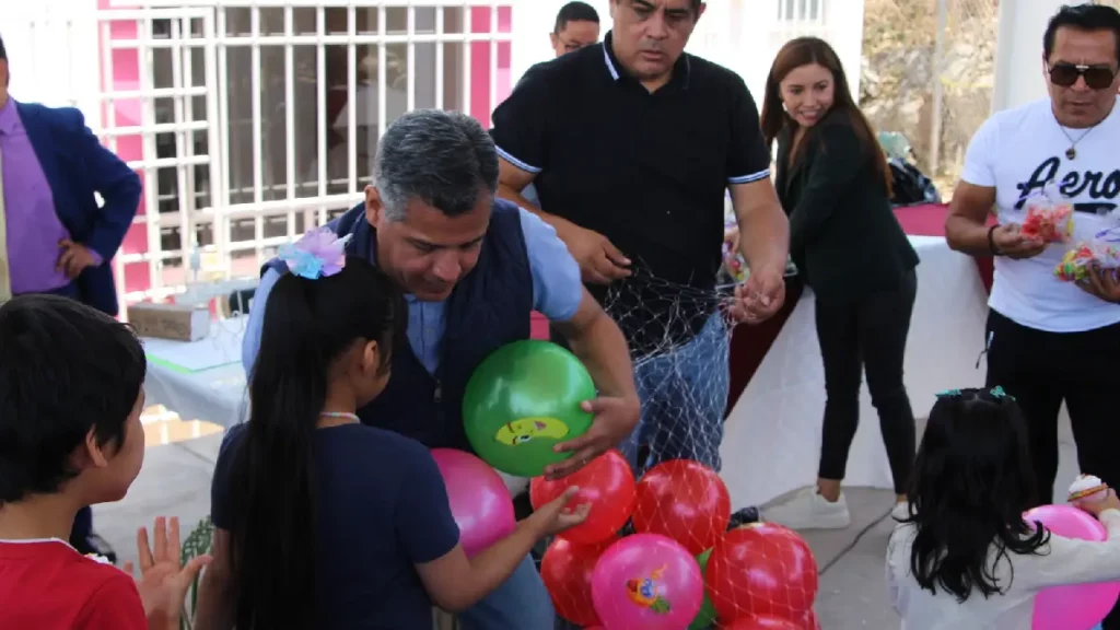 Festeja Gobierno de la Ciudad Día de la Niñez en el Centros de Desarrollo Comunitario y Parque Biblioteca