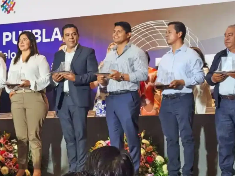 Acude Omar Muñoz a la presentación de la “Plataforma Digital Estatal, Revolución Digital por Amor a Puebla”