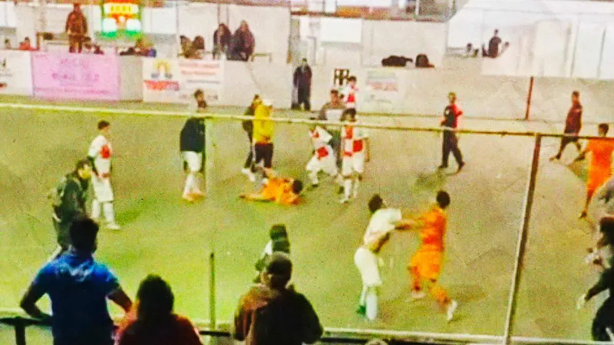 Balean a pareja tras riña en partido de fútbol en Libres, Puebla
