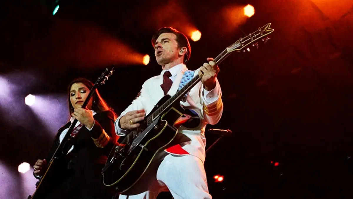Drake Bell corre a ingeniero de audio en pleno concierto en la Feria de Puebla 2025