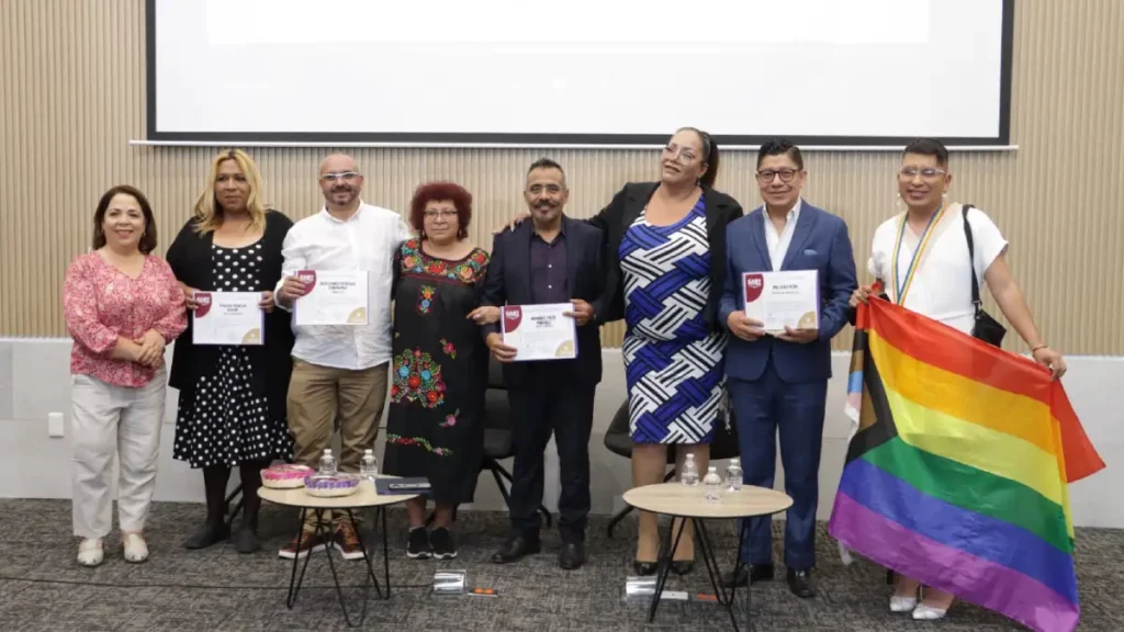 Conmemoran en Congreso Día Internacional contra la Homofobia, Transfobia y Bifobia