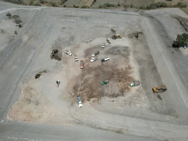 Ariadna Ayala, presidenta de Atlixco, avanza con la construcción de nueva celda en el relleno sanitario; obra para el medio ambiente