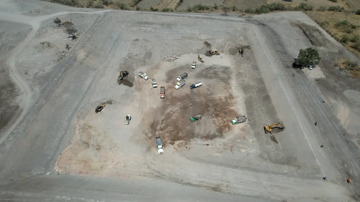 Ariadna Ayala, presidenta de Atlixco, avanza con la construcción de nueva celda en el relleno sanitario; obra para el medio ambiente