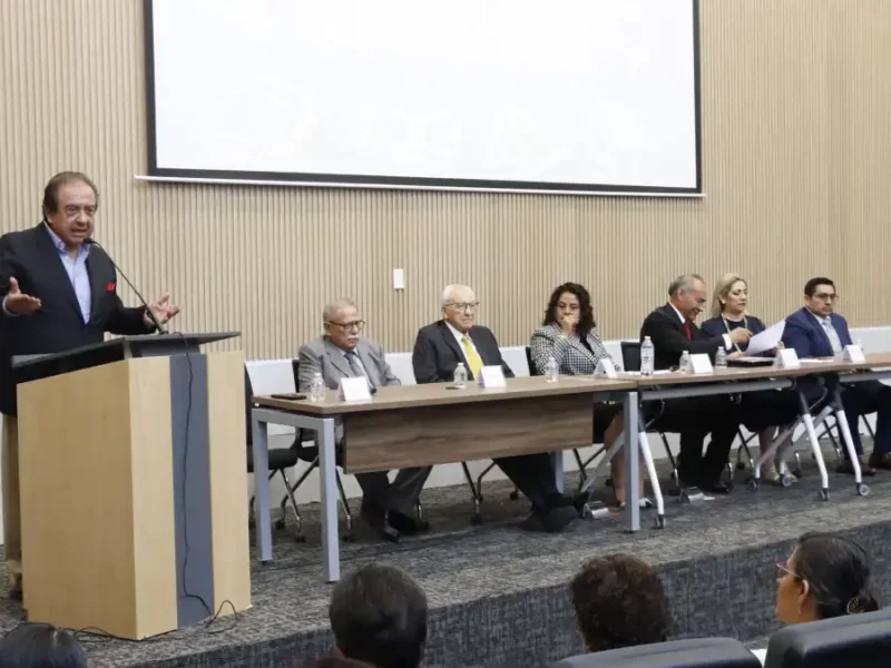 Reconocen a docentes en Congreso por su amplia y destacada labor