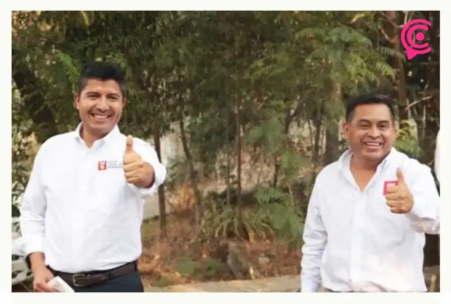 Operador de Rodrigo Abdala repartió propaganda morenista en evento de candidato a SCJN en Puebla