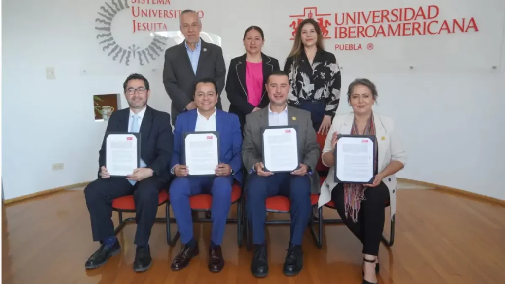 Gobierno Municipal de Texmelucan e IBERO Puebla firman convenio de colaboración