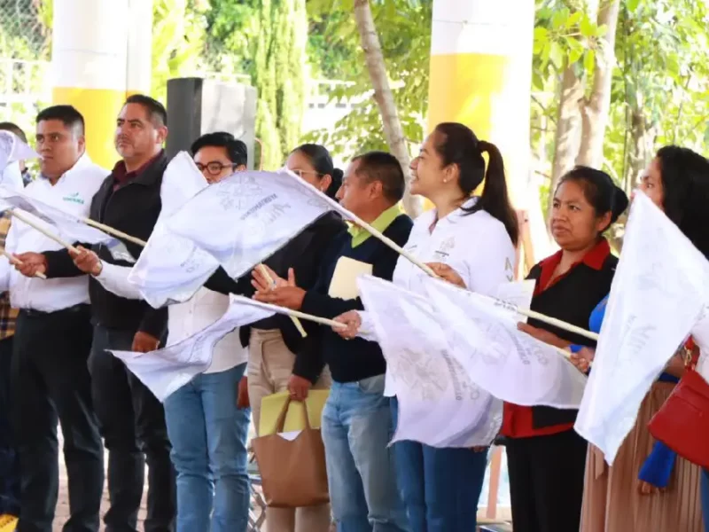 Ariadna Ayala inicia regabilitación de la cancha deportiva en la primaria Braulio Rodríguez