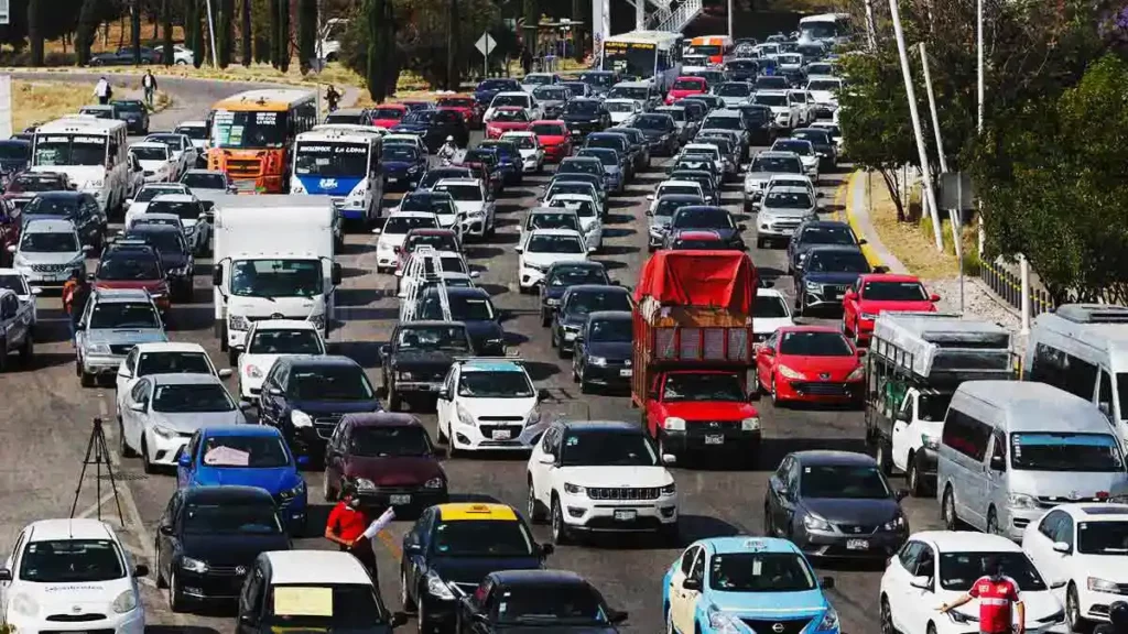 Secretaría de Movilidad de Puebla va contra autos con placas foráneas