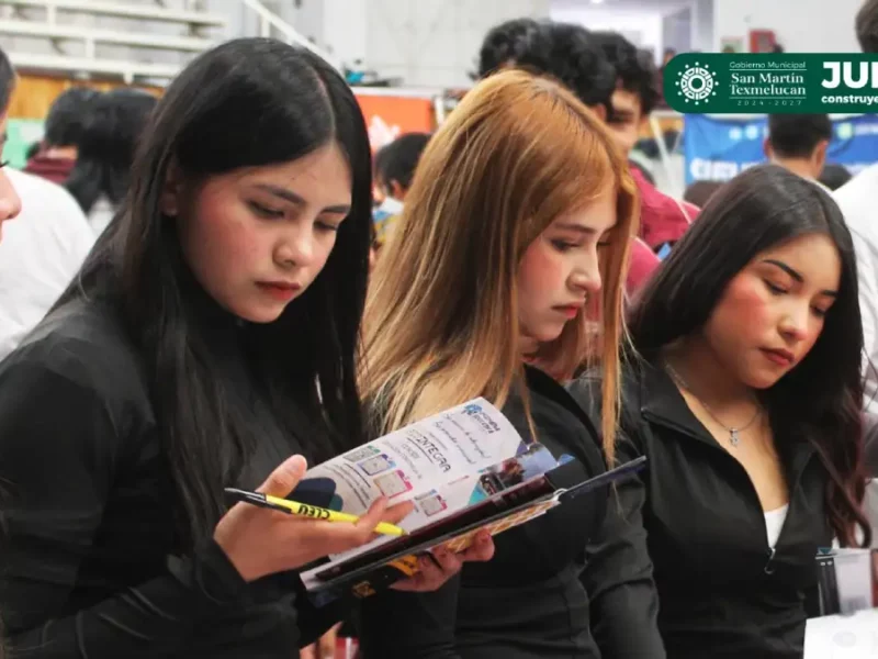 Gran participación de estudiantes en la Expo Becas Universitarias en Texmelucan