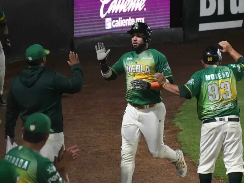 Estamy Ureña guía al triunfo a los Pericos de Puebla sobre los Leones de Yucatán 