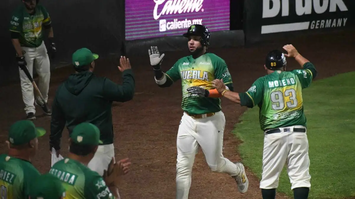 Estamy Ureña guía al triunfo a los Pericos de Puebla sobre los Leones de Yucatán 