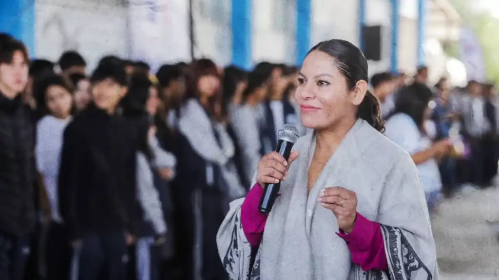 Fomenta Lupita Cuautle el rendimiento escolar con apoyos y talleres