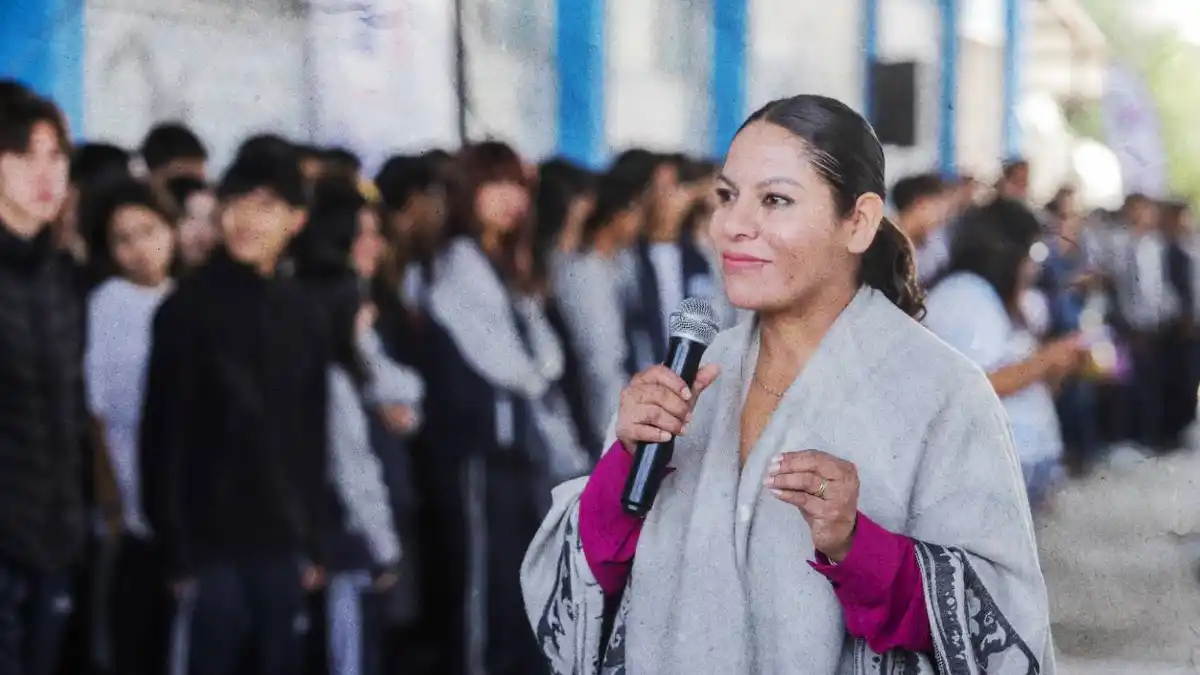 Fomenta Lupita Cuautle el rendimiento escolar con apoyos y talleres