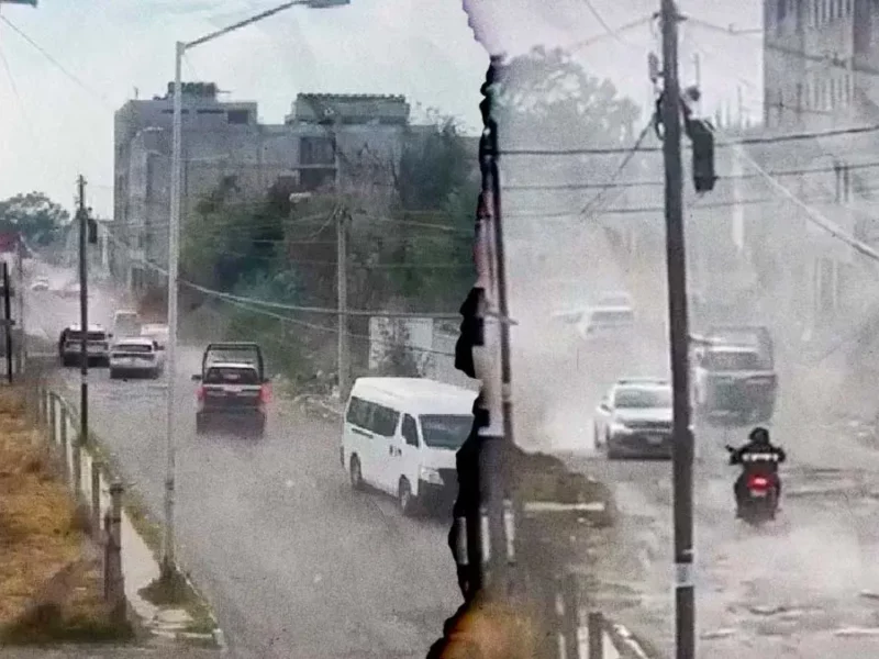 Tras persecución y balacera policías detuvieron a asaltantes de OXXO de Xilotzingo en Totimehuacan, Puebla