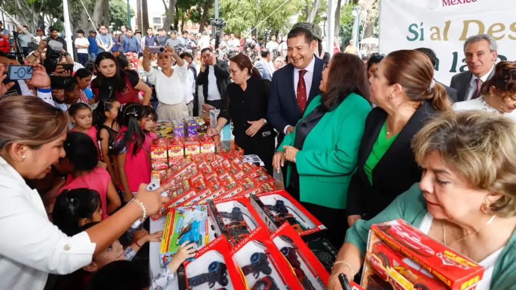Con desarme voluntario, Gobierno federal y estatal impulsan construcción de la paz