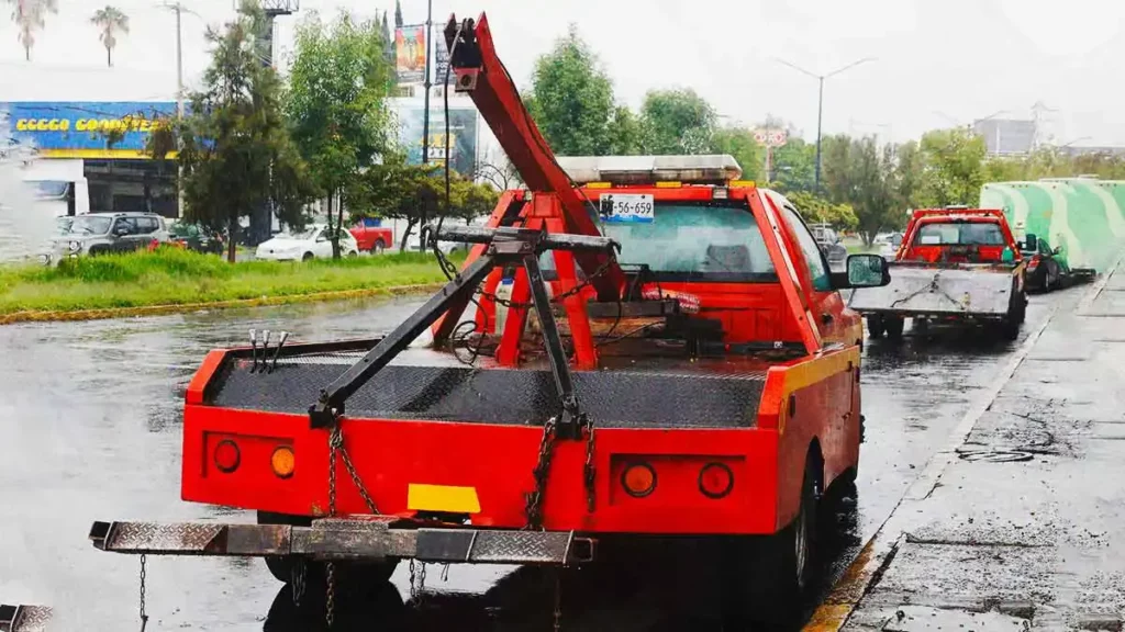 Operadores de grúas de la autopista México-Puebla son cómplices de ladrones de carga