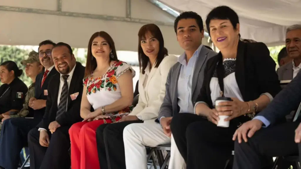 En Zacatlán honran a los héroes de la Batalla del 5 de mayo; son ejemplo de valentía y coraje, afirma regidor de Educación