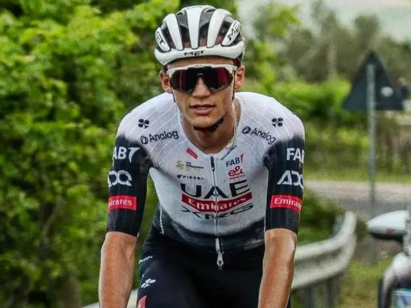 Isaac del Toro es quinto lugar de la clasificación general del Giro de Italia 2025