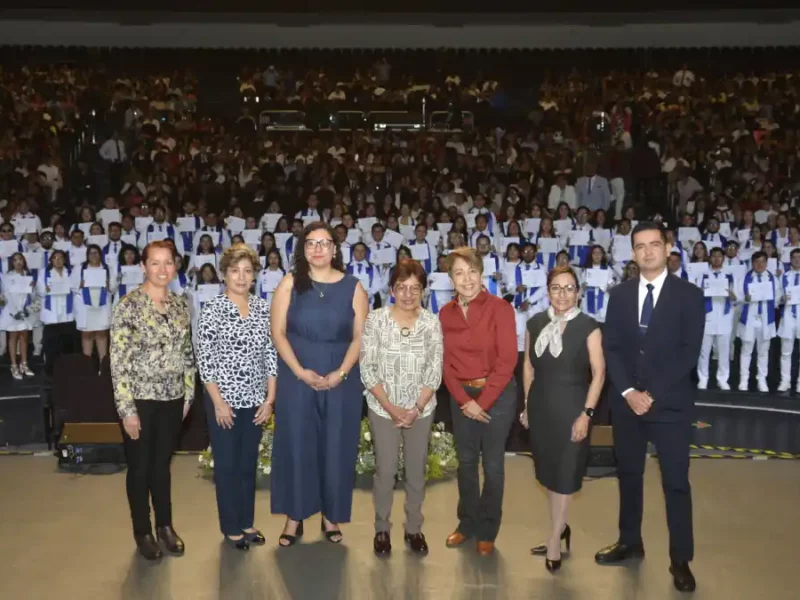 Los médicos nunca deben perder su sensibilidad y sentido humanitario: Rectora Lilia Cedillo