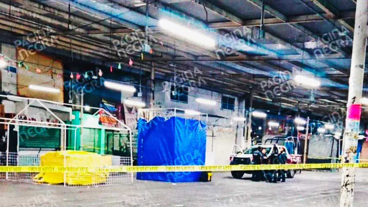 Indigente murió en el Mercado Hidalgo de Puebla; se desconoce causa de muerte
