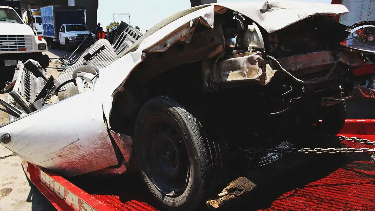 Automovilista murió prensado por un choque en carretera de Tlatlauquitepec, Puebla