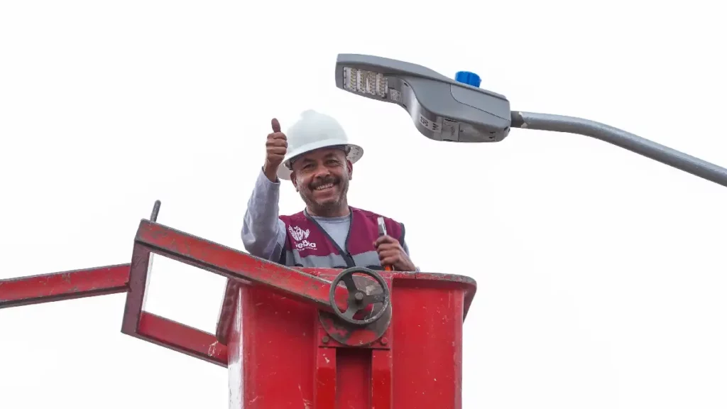 Puebla Brilla llega a Maravillas, con Pepe Chedraui el fraccionamiento cuenta con alumbrado LED al 100%