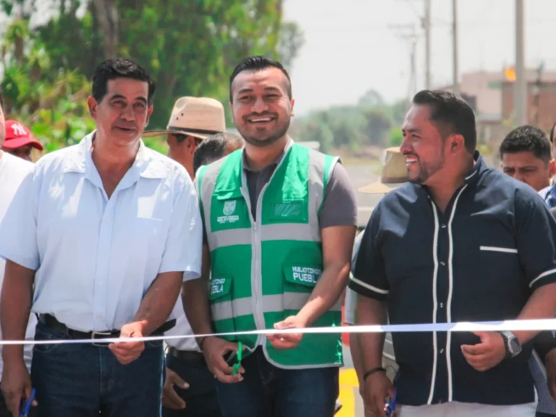Roberto Solís inaugura la tercera vialidad rehabilitada como parte del "Rescate Carretero" en Huejotzingo