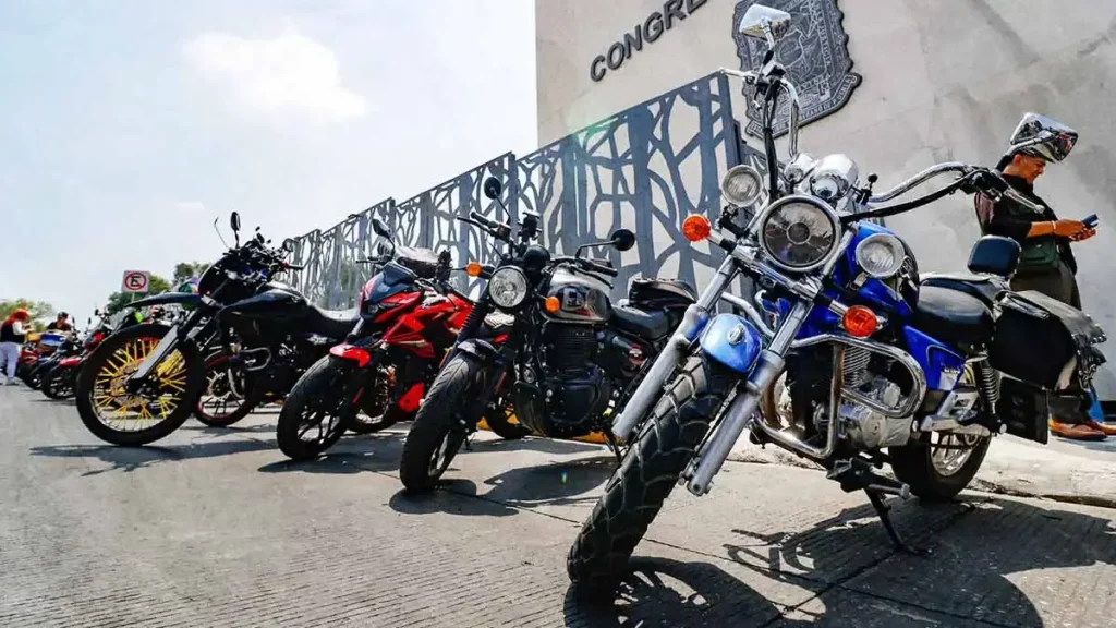 Entre manifestaciones, Congreso de Puebla presenta nueva iniciativa para regular uso de motocicletas