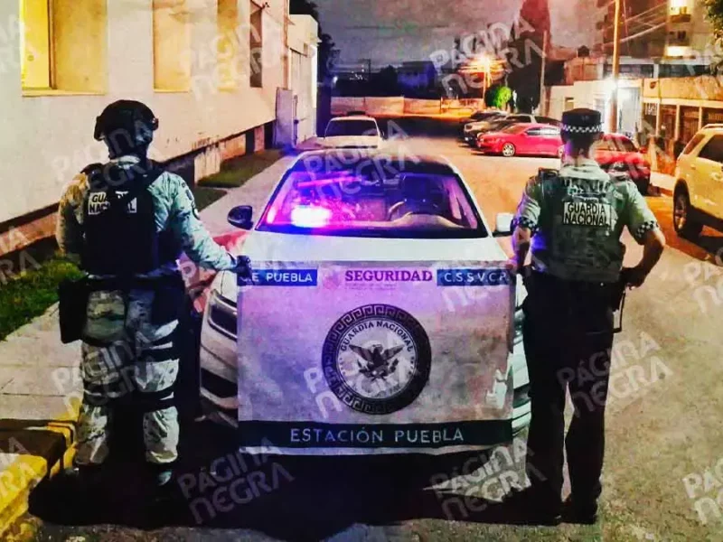 Aseguran patrulla falsa y detienen a hombre armado en autopista Puebla-Orizaba; dos sujetos huyeron  