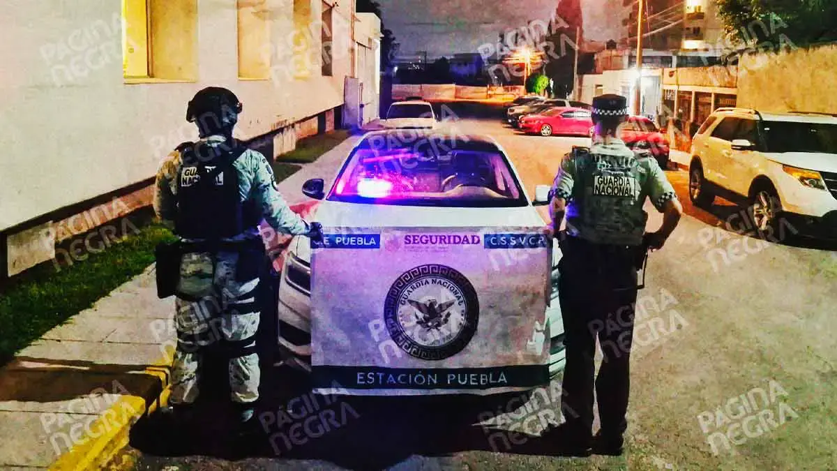 Aseguran patrulla falsa y detienen a hombre armado en autopista Puebla-Orizaba; dos sujetos huyeron  