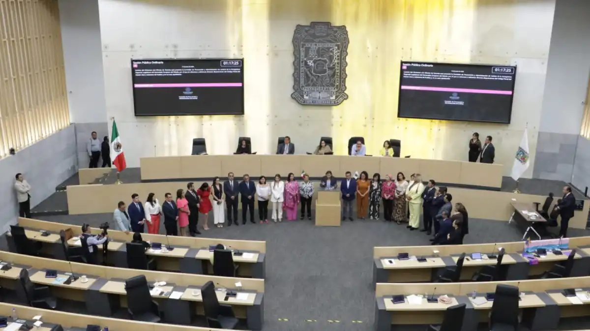Laura Artemisa defiende evolución de leyes ante delitos digitales