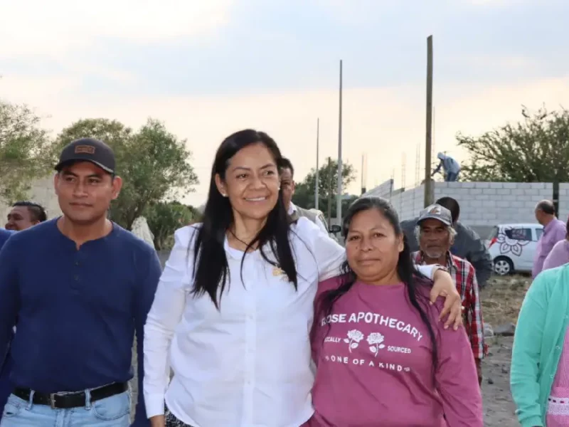 Ariadna Ayala, presidenta de Atlixco, inaugura red eléctrica en beneficio de juntas auxiliares